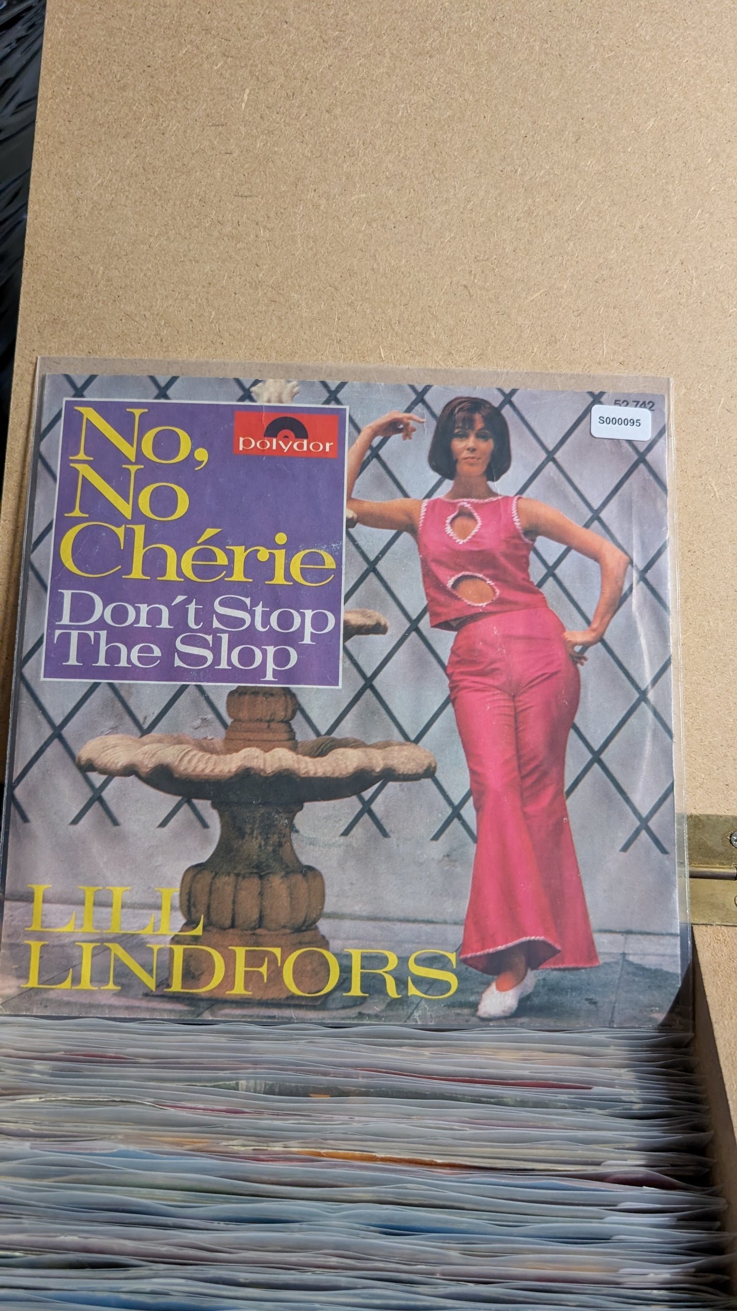 S000095 - Lill Lindfors - No, no Chérie / Don't stop the slop