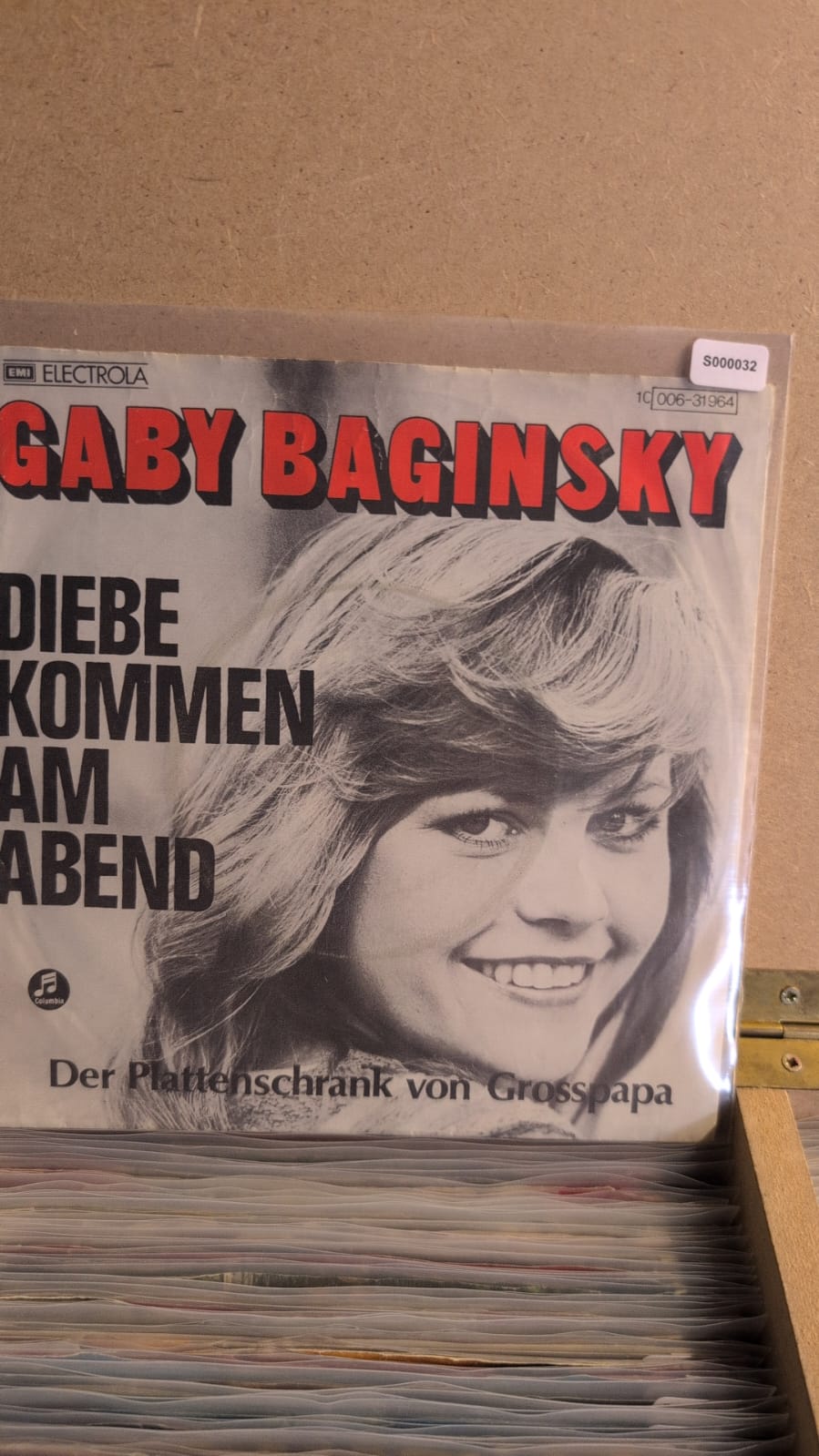 S000032 - Gaby Baginsky - Diebe kommen am abend / Der Plattenschrank von Grosspapa