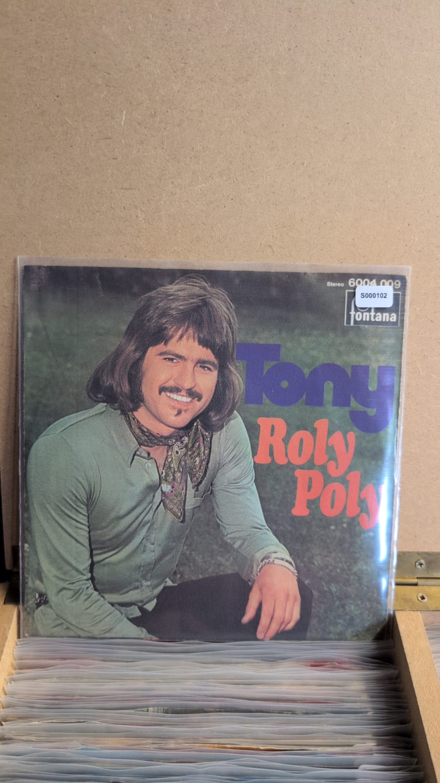 S000102 - Tony - Roly Poly / Senorita Juanita