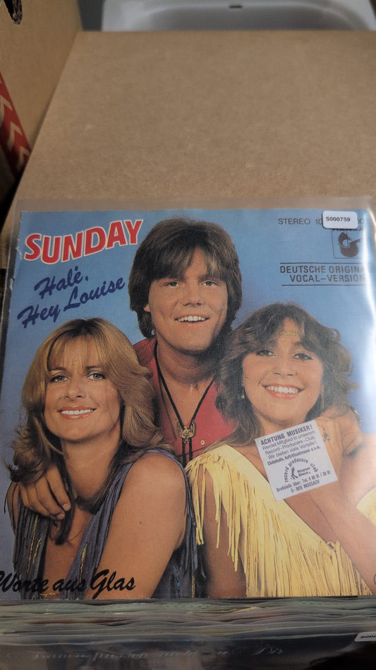 S000759 - Sunday - Halé, Hey Louise / Worte aus Glas