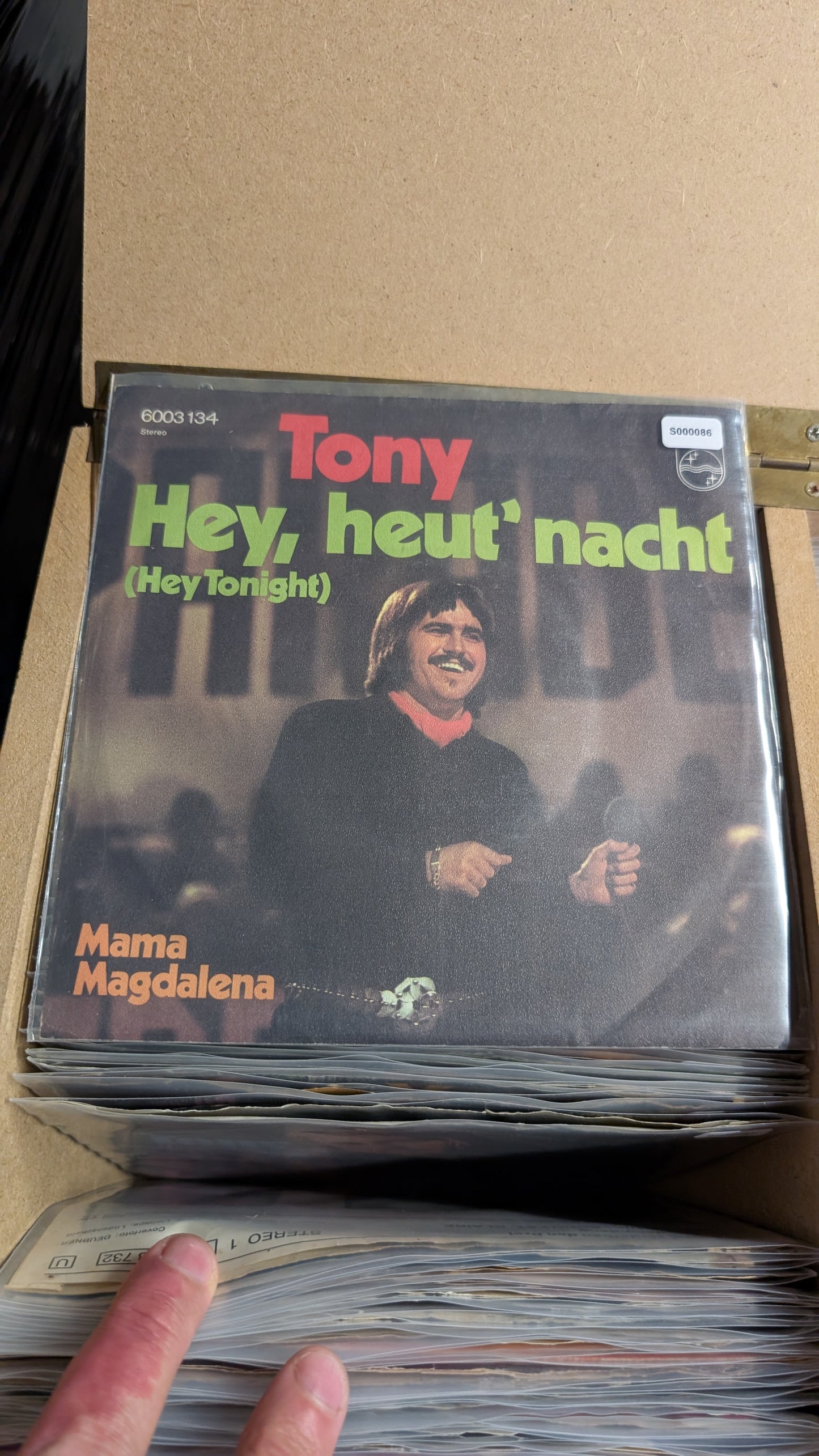 S000086 - Tony - Hey, heut nacht / Mama Magdalena