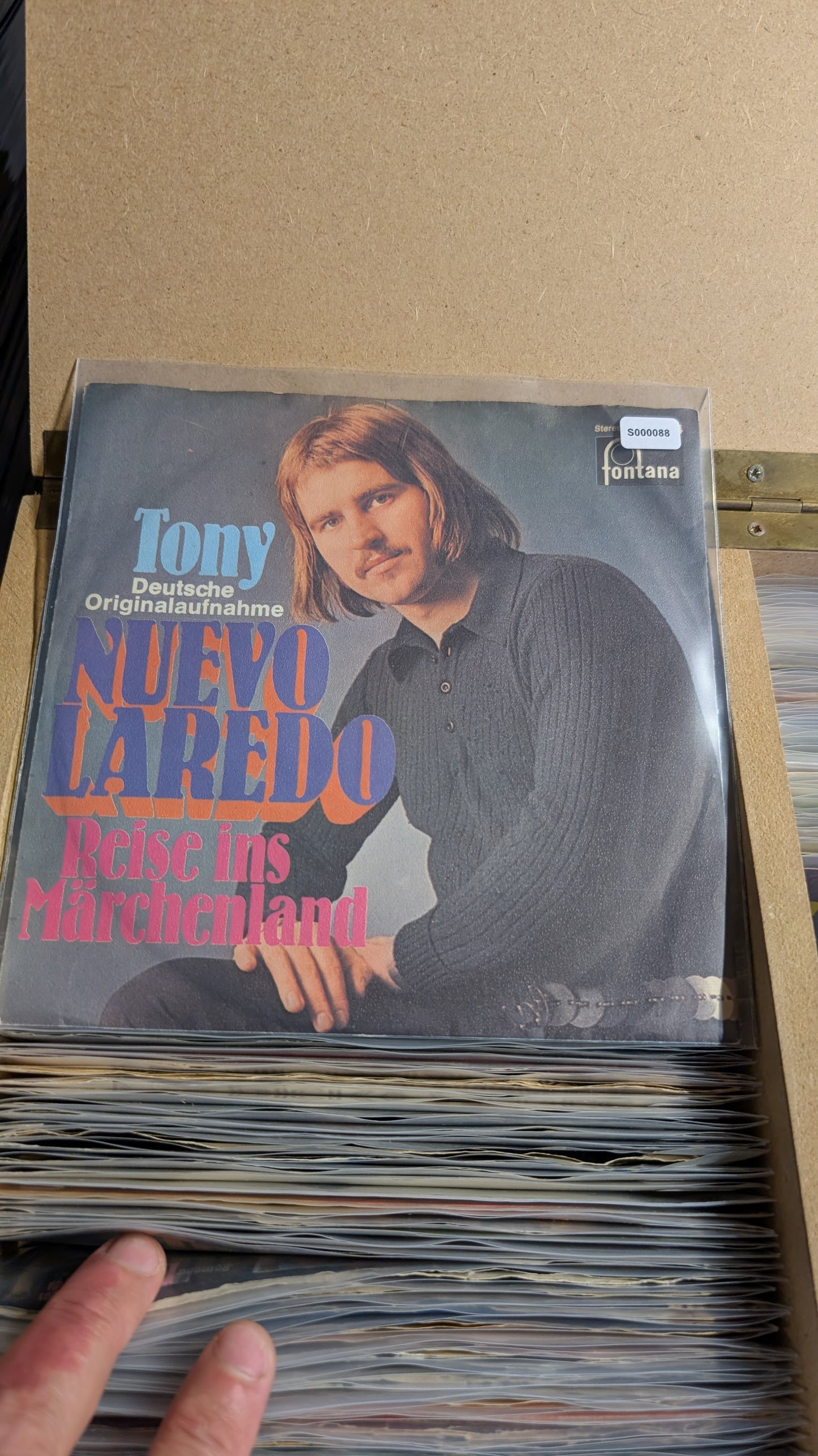 S000088 - Tony - Nuevo Laredo / Reise ins Märchenland