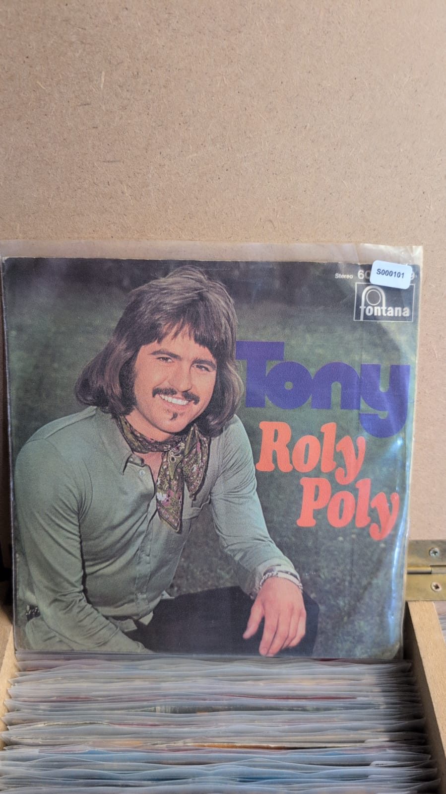 S000101 - Tony - Roly Poly / Senorita Juanita