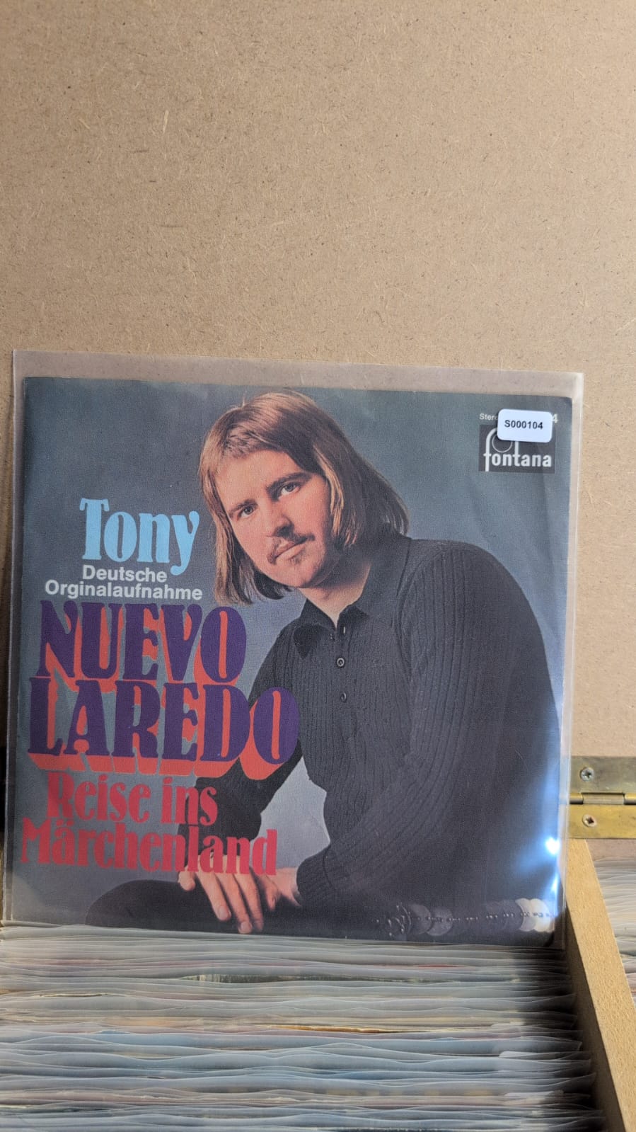 S000104 - Tony - Nuevo Laredo / Reise ins Märchenland (summer auf trinidad)