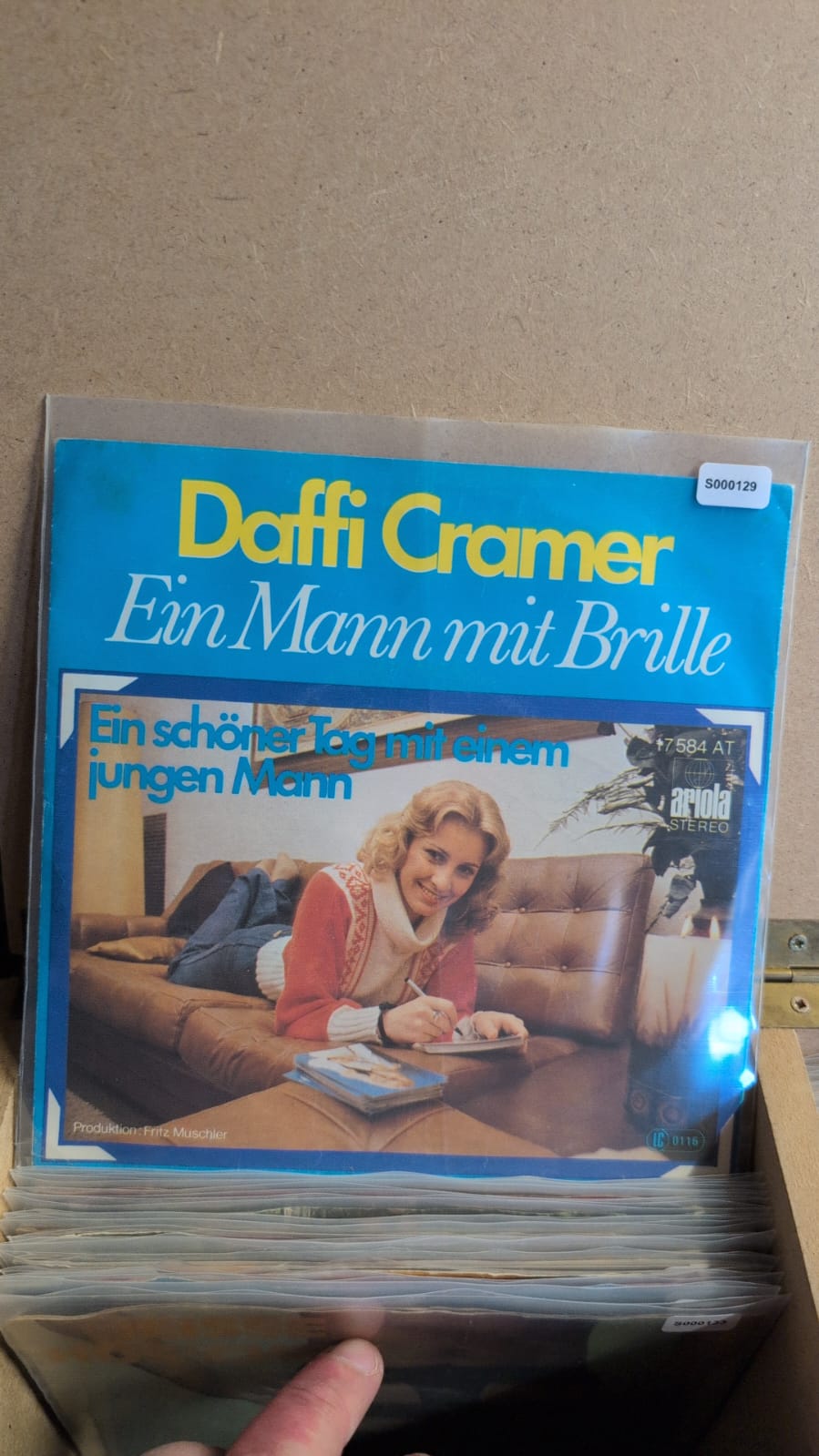 S000129 - Daffi Cramer - Ein Mann mit Brille / Ein schöner Tag mit einem jungen Mann
