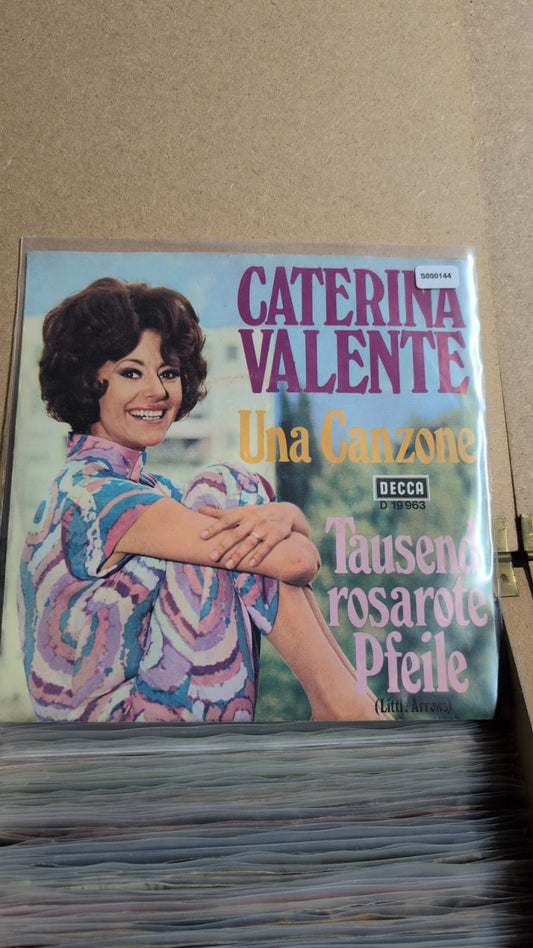S000144 - Caterina Valente - Una Canzone / Tausend rosarote Pfeile (Little arrows)