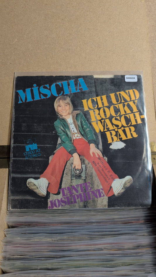 S000224 - Mischa - Ich und Rocky Waschbär / Tante Josephine