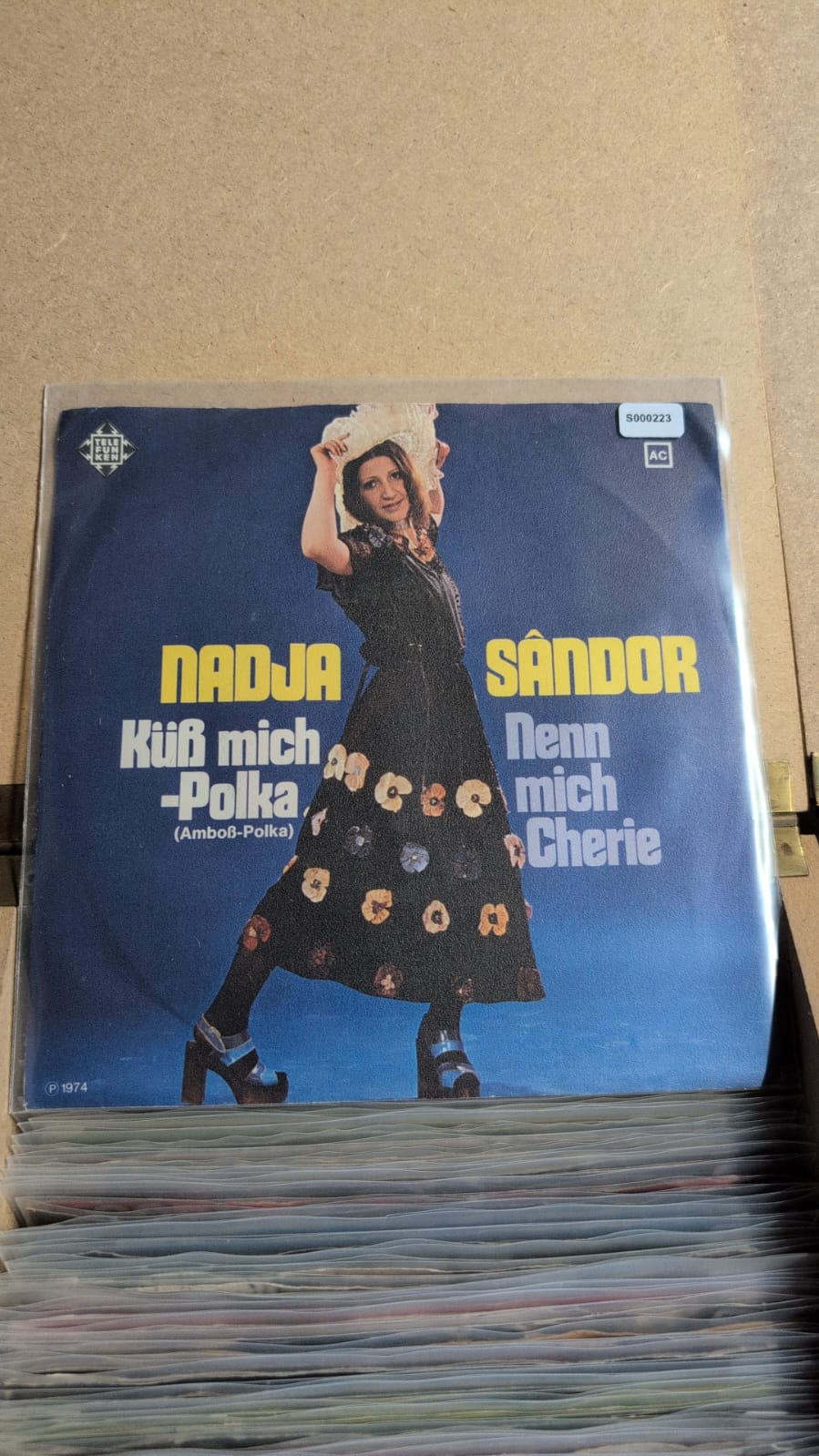 S000223 - Nadja Sandor - Küss mich-Polka (Amboss-Polka) / Nenn mich Cherie
