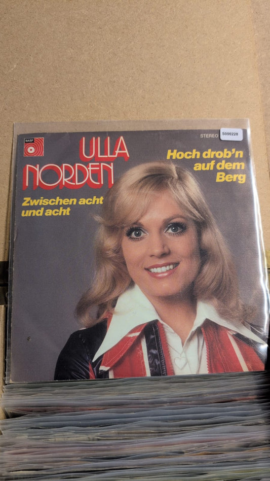 S000228 - Ulla Norden - Hoch drob'n auf dem Berg / Zwischen acht und acht