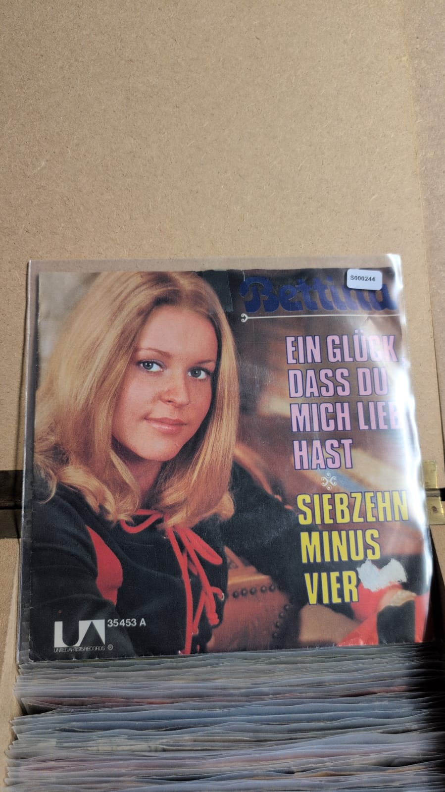 S000244 - Bettina - Ein Glück, dass du mich lieb hast / Siebzehn minus vier