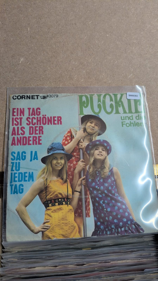S000363 - Puckie und die Fohlen - Ein tag.. Ist schöner als der andere / Sag ja zu jedem Tag