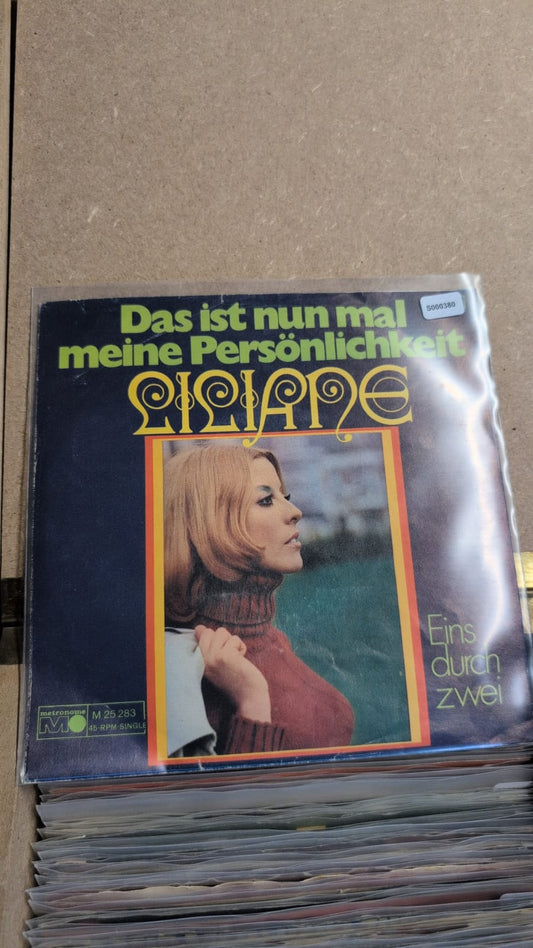 S000380 - Liliane - Das ist nun mal meine Persönlichkeit / Eins durch zwei