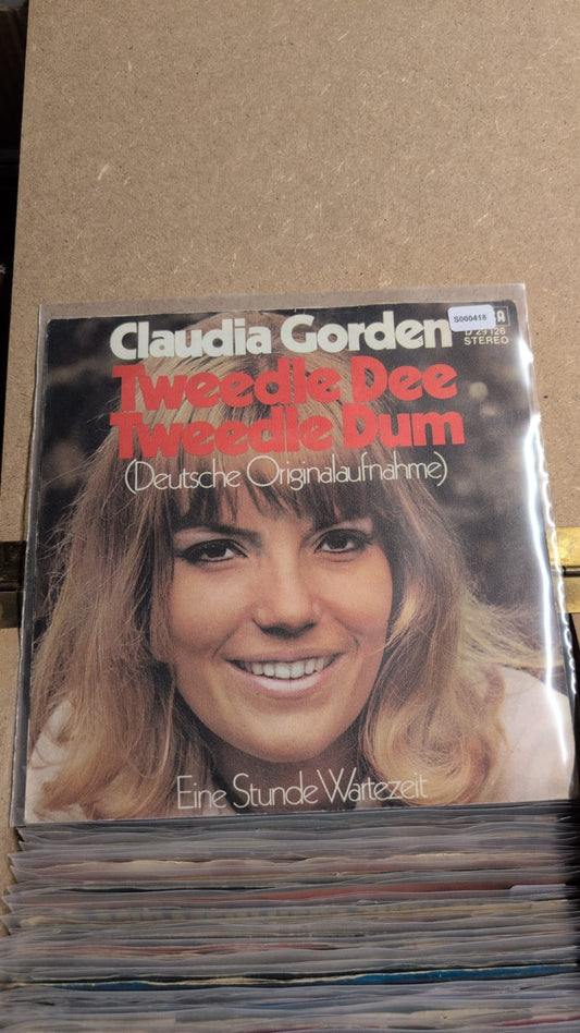 S000418 - Claudia Gorden - Tweedle Dee Tweedle Dum / Eine Stunde Wartezeit