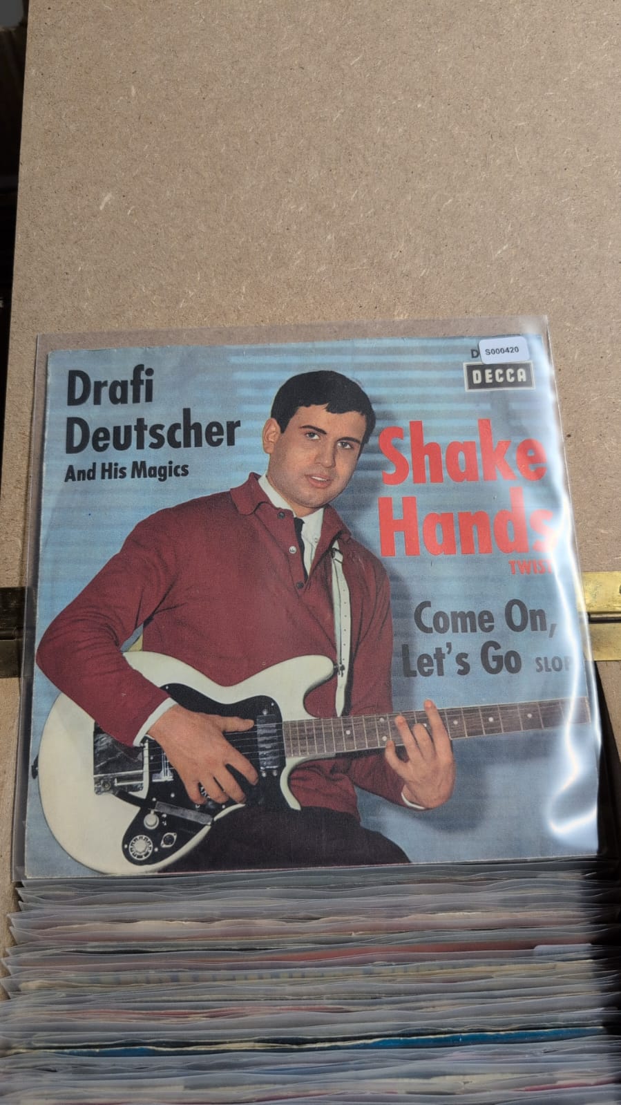 S000420 - Drafi Deutscher and his Magics - Shake Hands Twist / Come on, let's Go slop
