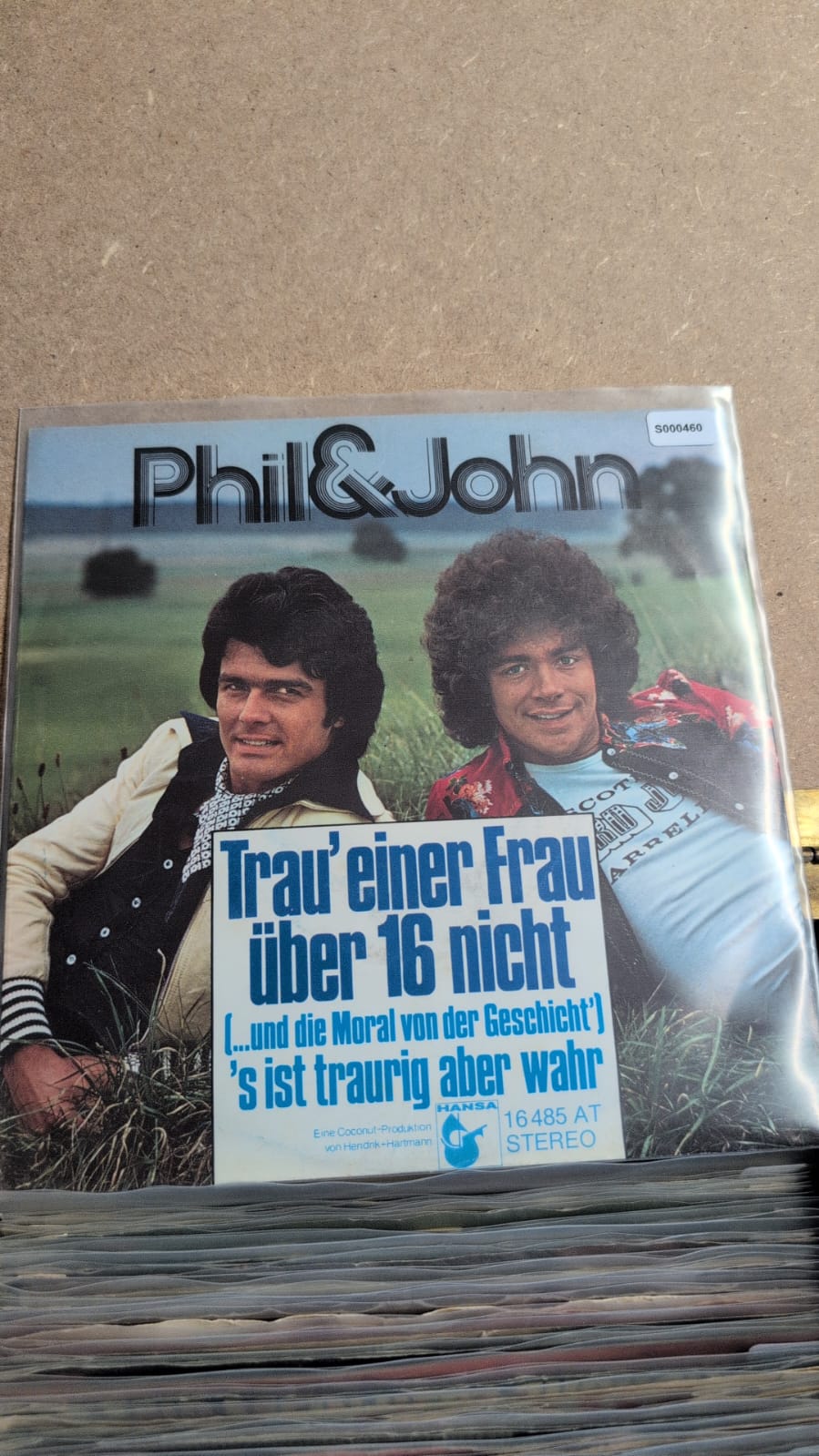 S000460 - Phil & John - Trau' einer Frau über 16 nicht / s ist traurig aber wahr