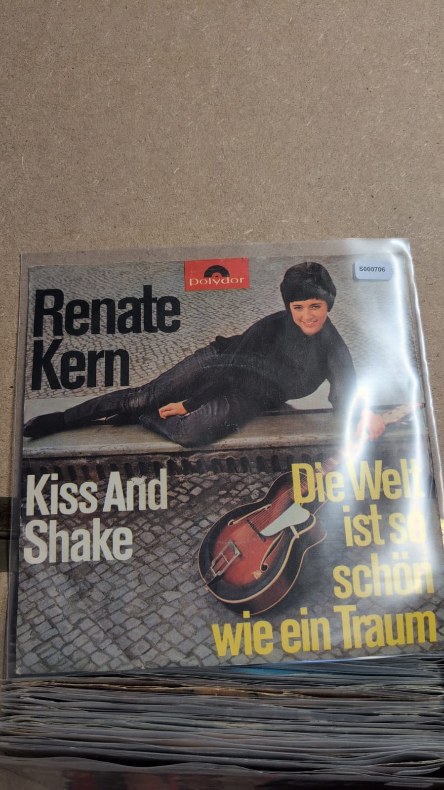 S000706 - Renate Kern - Kiss and shake / Die Welt ist so schön wie ein Traum