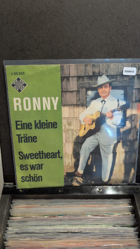 S000819 - Ronny - Eine kleine Träne / Sweetheart, es war schön
