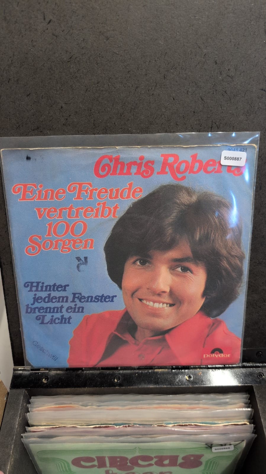 S000887 - Chris Roberts - Hinter jedem Fenster brennt ein Licht / Eine Freude vertreibt 100 Sorgen