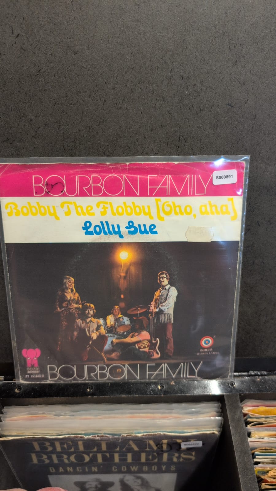 S000891 - Bourbon Family - Bobby the Flobby  (Oho, aha) / Lolly Sue