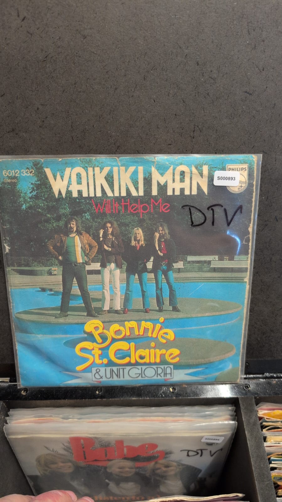 S000893 - Bonnie St. Claire und Unit Gloria - Waikiki Man / Will it help me