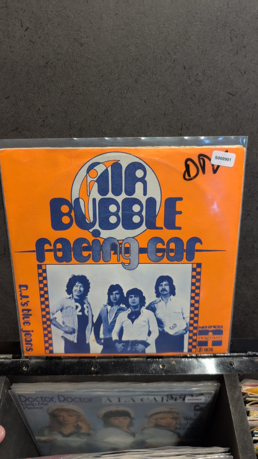 S000901 - Air Bubble - Racing car / D.J. 's bluejeans