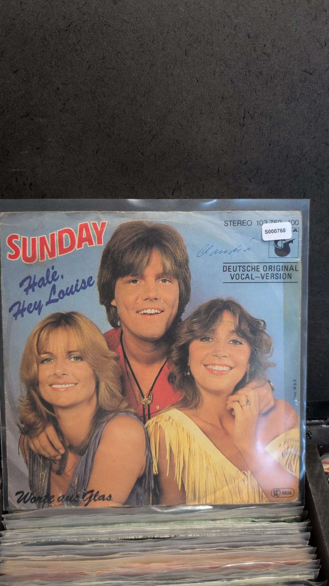 S000760 - Sunday - Halé, Hey Louise / Worte aus Glas